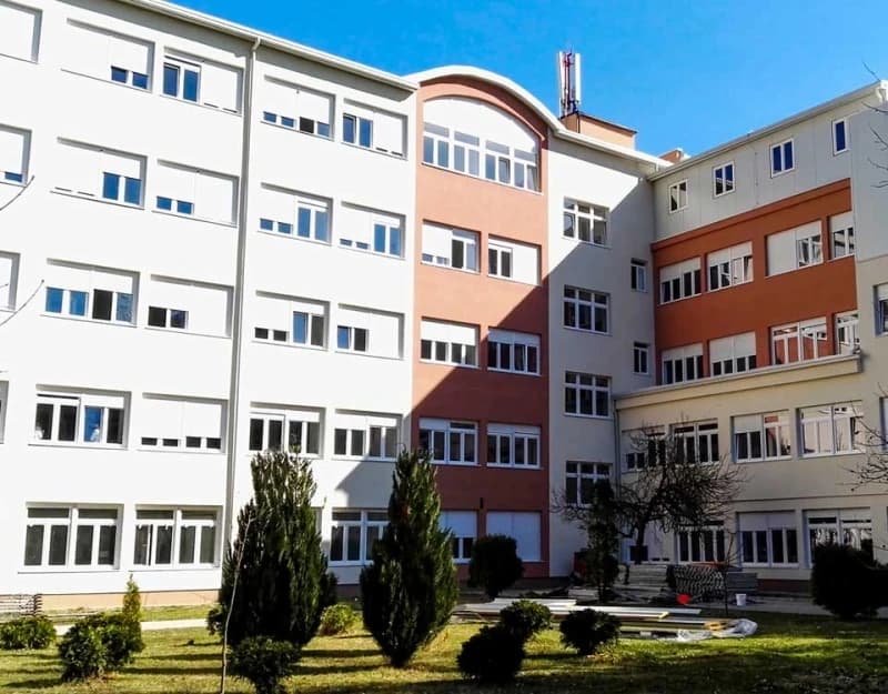 Užas u Foči: Ginekolog za porođaj uzeo 400 KM, pa nakon pada bebe i frakture lobanje pocijepao novac