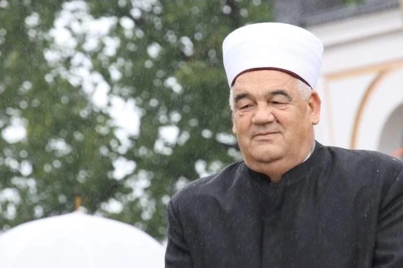 Na ahiret preselio reisov stariji brat Osman ef. Kavazović, imam i nosilac Zlatnog ljiljana