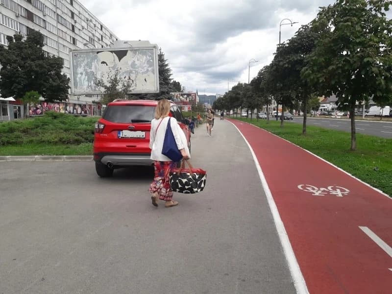 Nepropisno parkiranje 