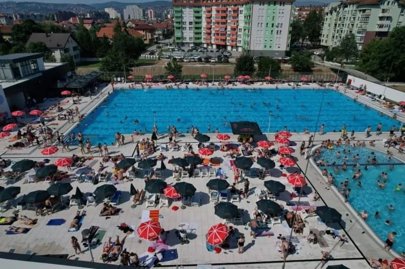U julu i augustu bazene na Dobrinji u Sarajevu posjetilo više od 30.000 građana