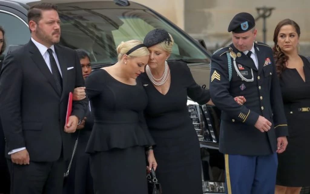 Sahrana Johna McCaina