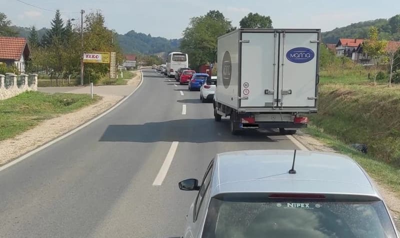 Zbog udesa formirane kolone