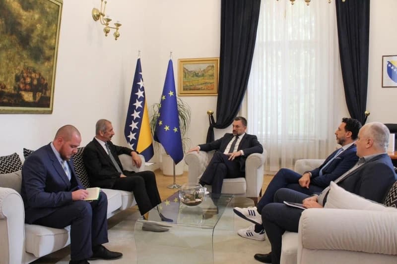 Elmedin Konaković sa Rezeqom Namoorom