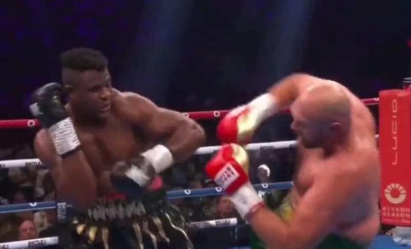 Francis Ngannou smatra da je pokraden: Oglasio se na društvenim mrežama 