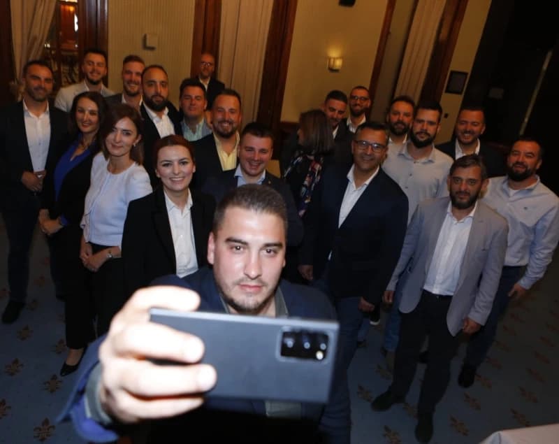 Zahiragić i članovi OO SDA Stari Grad