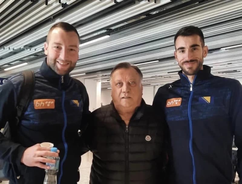 Rukometaši BiH krenuli put Češke, sa aerodroma ih "ispratio" Halid Bešlić