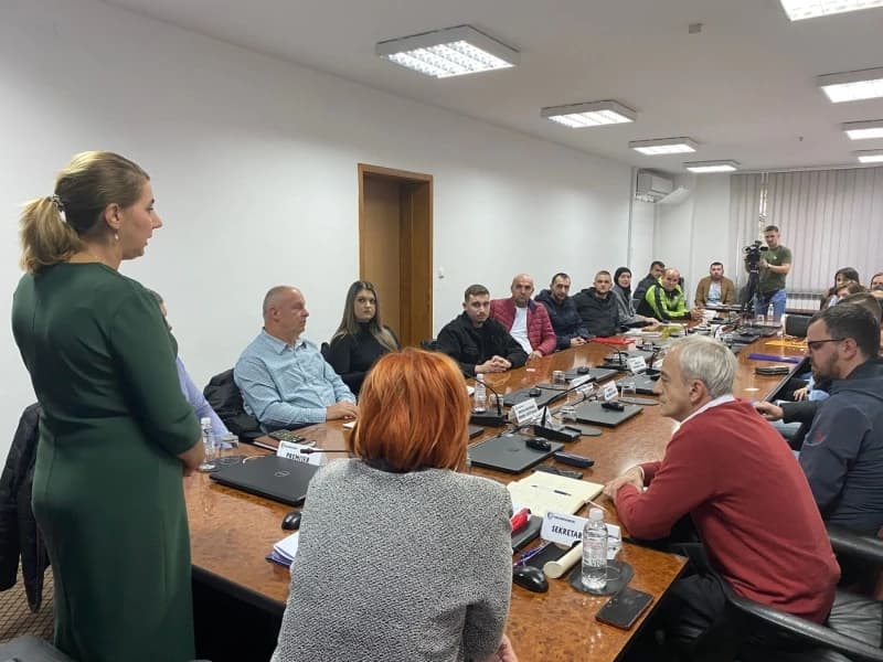 Potpisvanje ugovora u Vladi TK