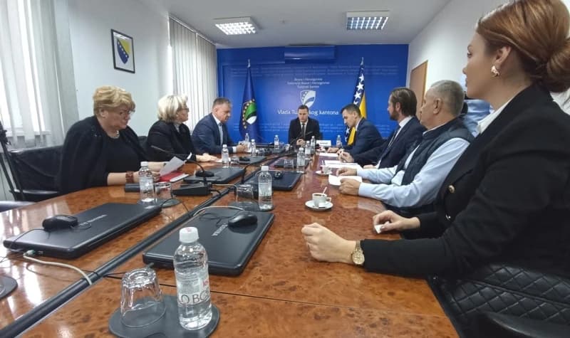 Sastanak u Vladi TK