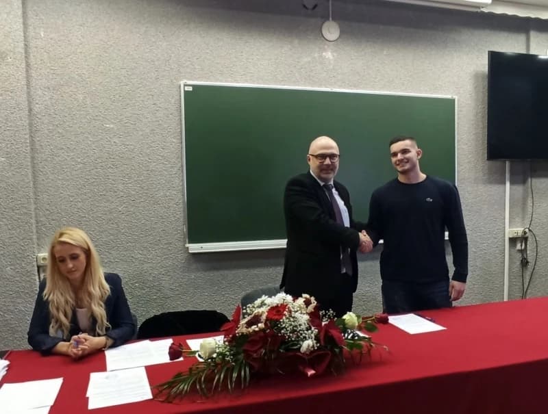 MInistar obrazovanja TK Ahmed Omerović i student Mirza Aljić