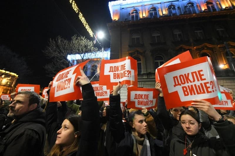 Održan šesti postizborni protest u Beogradu, za danas najavljen masovni skup
