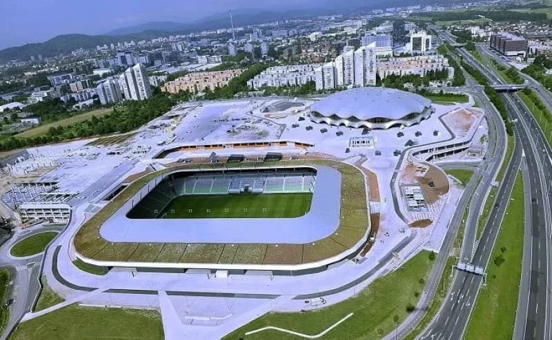 Sportsko-poslovni kompleks Stožice u Ljubljani