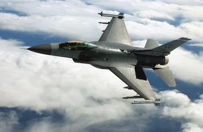 Američki bombarder F16