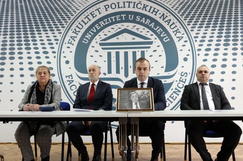 Komemoracija, Esad Zgodić