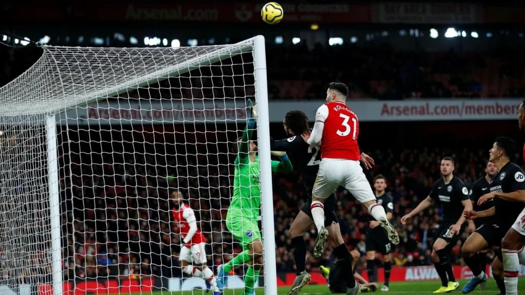 Kolašinac se oporavio: Igra protiv Manchester Uniteda