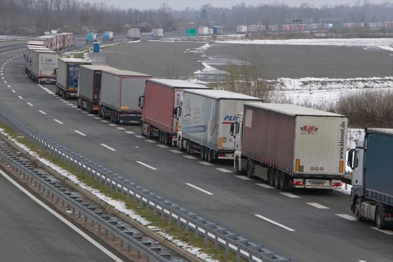 Na GP Bosanska Gradiška duge kolone kamiona na ulazu u našu zemlju