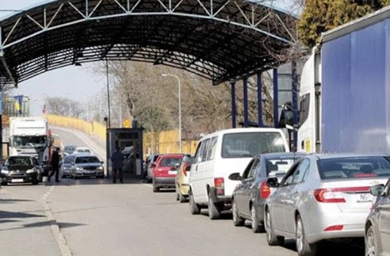 Pojačan promet vozila na izlazu iz naše zemlje 