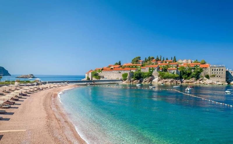 U Crnoj Gori popunjenost hotela desetak posto, a pola ih nije ni otvoreno