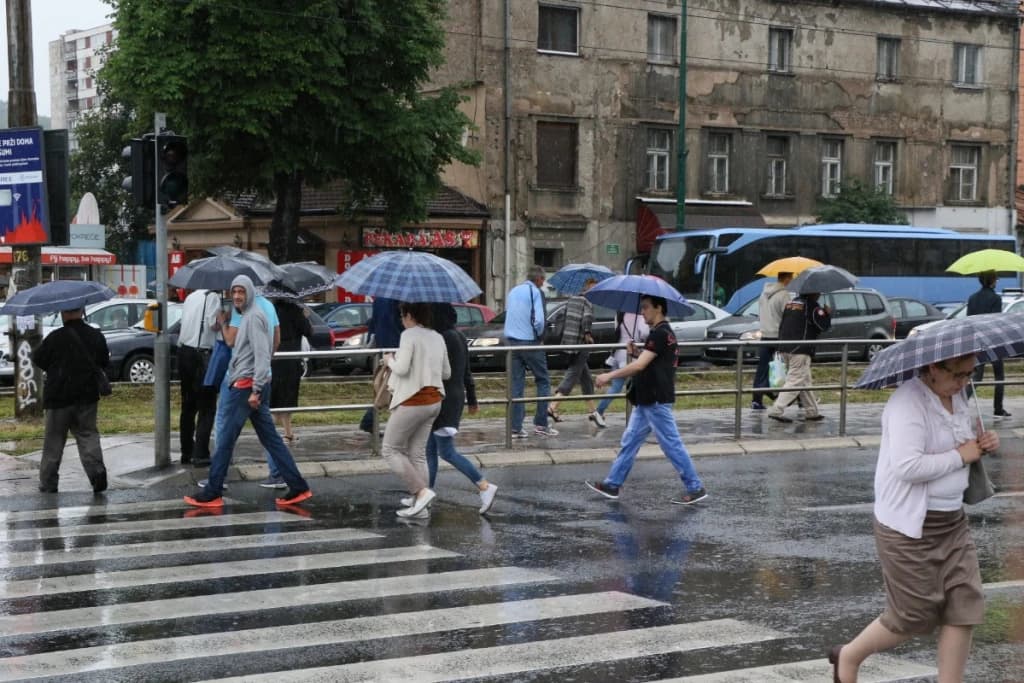 Nastavlja se period oblačnog vremena praćenog kišom