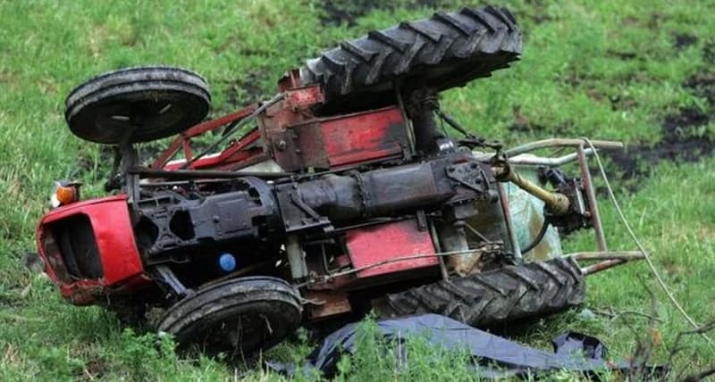 Muškarac poginuo u prevrtanju traktora kod Bratunca