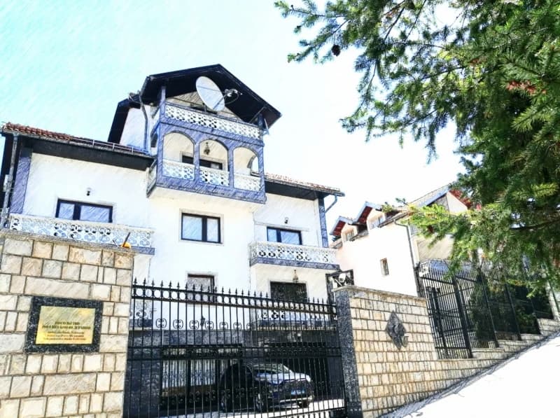 Ambasada Rusije: Učešće Komšića i Bećirovića na Samitu krimske platforme je otvoreni neprijateljski čin