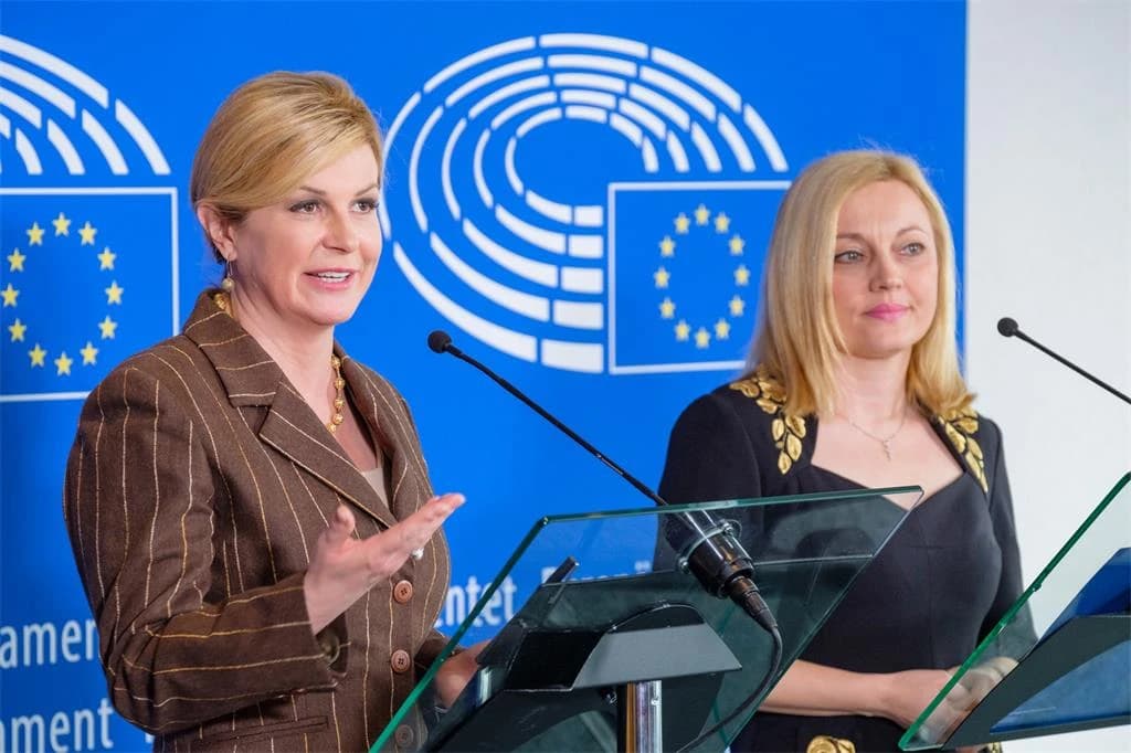 Kolinda Grabar-Kitarović i Marijana Petir