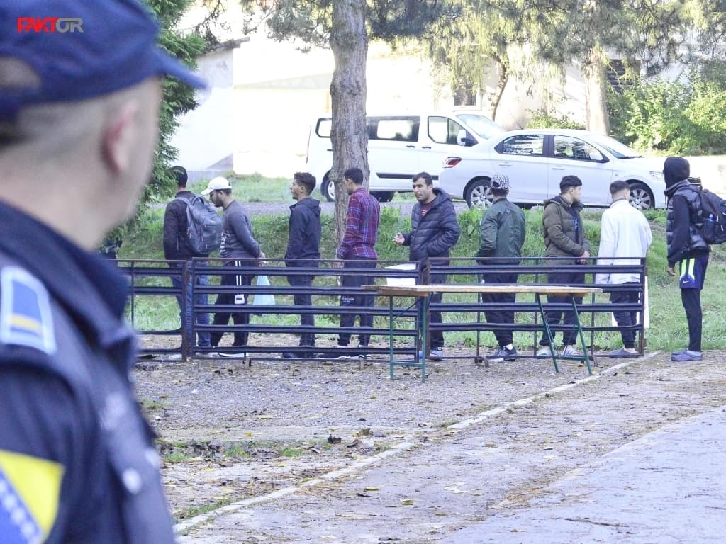 Nešić o raciji u Blažuju: Uhapšena dva migranta, 20 će ih biti protjerano iz zemlje