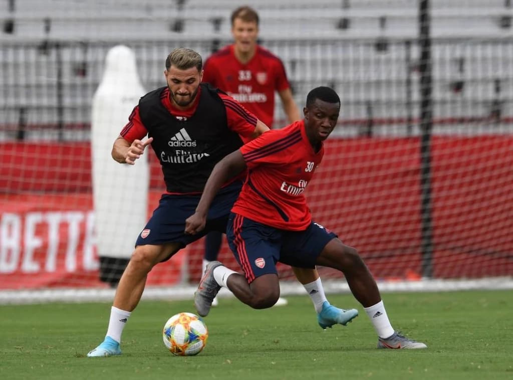 Nakon napada na Ozila i Kolašinca oglasio se i Arsenal