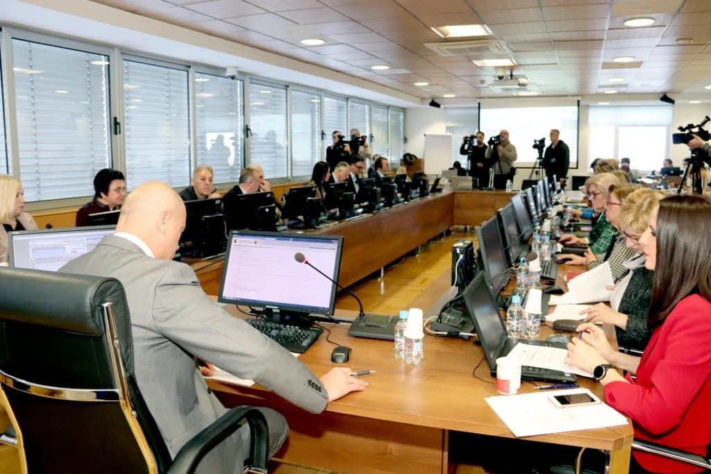 Za tri pozicije sudija Ustavnog suda FBiH javilo se 29 kandidata, odustalo sedam