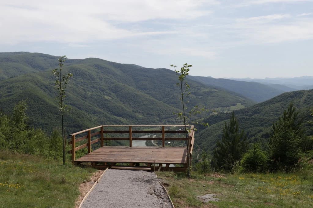 'Memorijalna šuma - Srebrenica 8.372