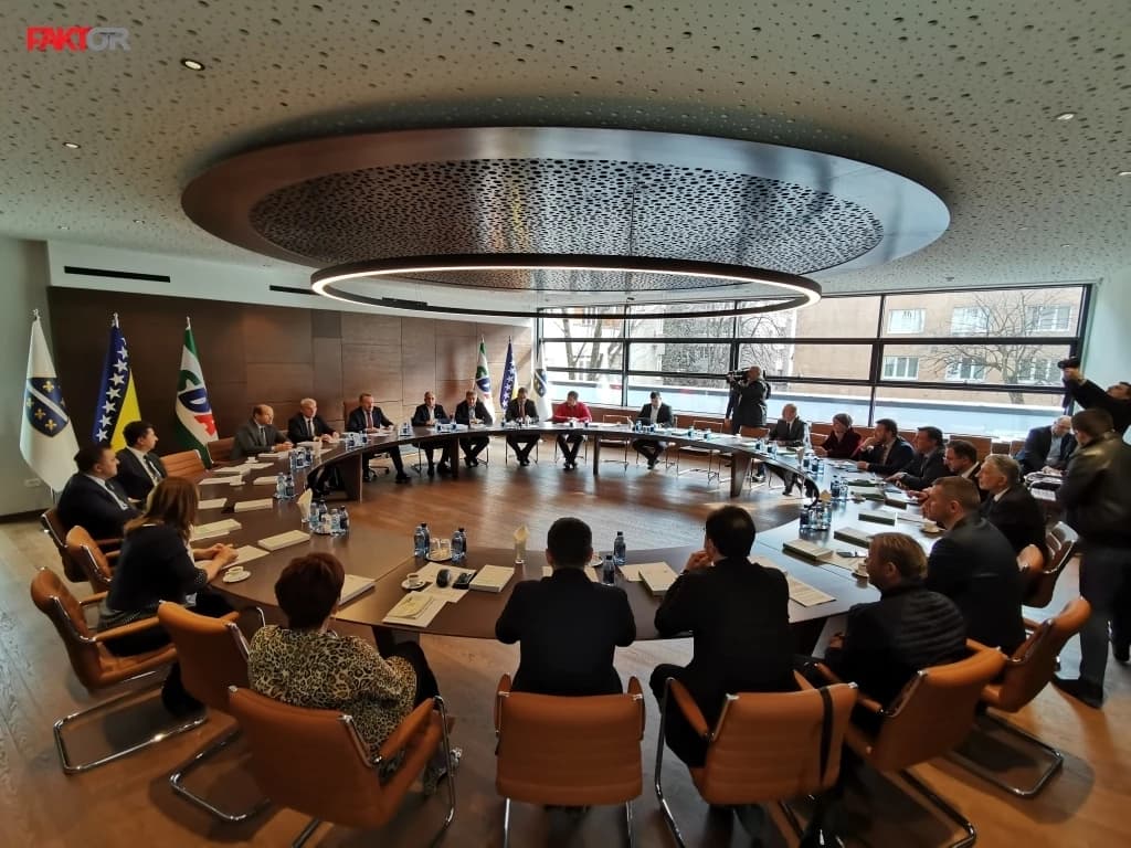 SDA o SNSD-ovim i HDZ-ovim kritikama: Odluka o novim članovima CIK-a donesena je u skladu sa zakonom