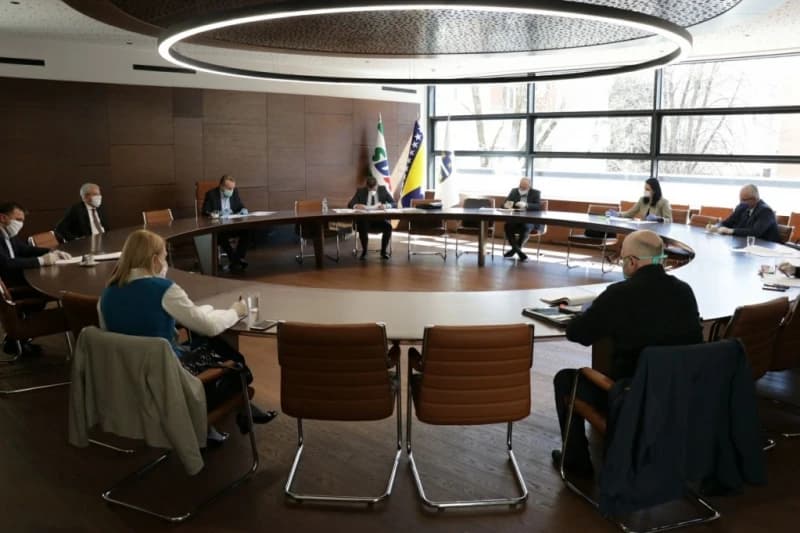 SDA: Istražiti kupovinu respiratora, sve nabavke moraju biti javne i transparentne