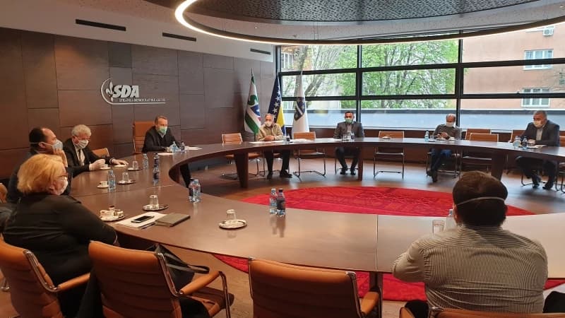 SDA: Vučić će morati jednom za svagda naučiti da u BiH ne postoje nikakvi srpski gradovi