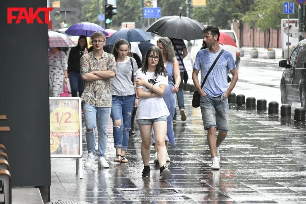 U BiH jutros kiša, pljuskovi i grmljavina