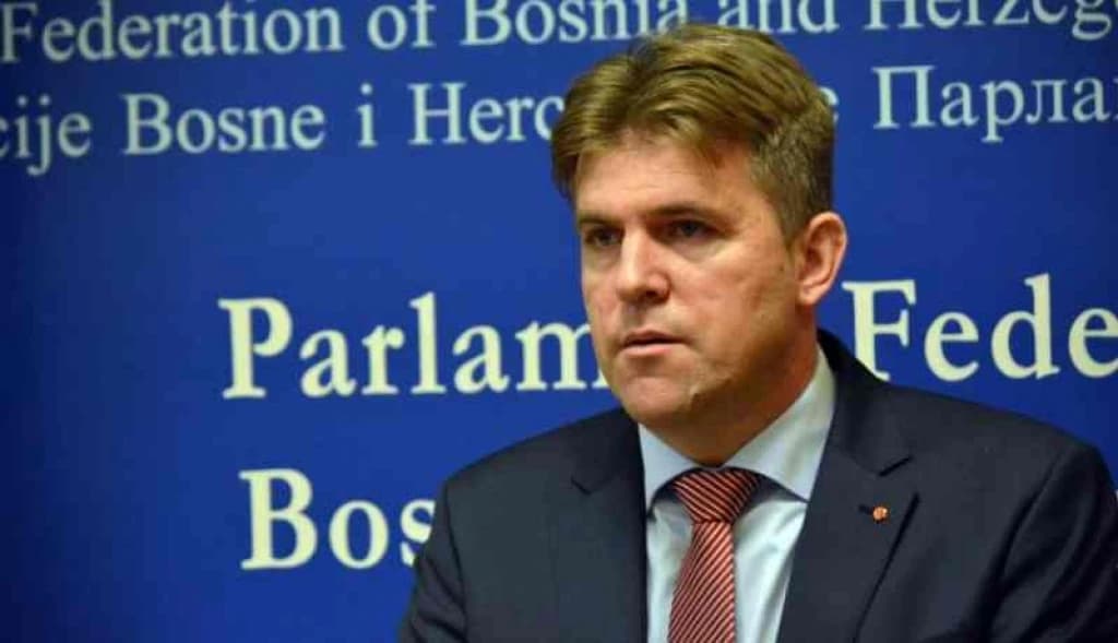 Elvir Karajbić 