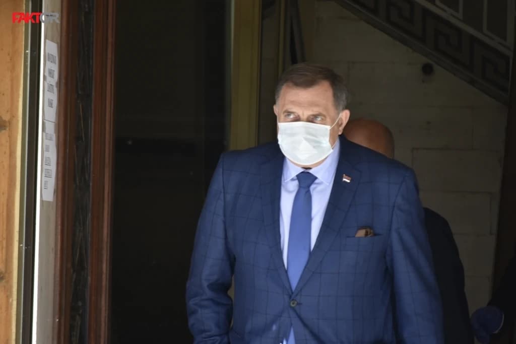 Dodik se osjeća dobro, obavljene konsultacije sa ljekarima iz Srbije