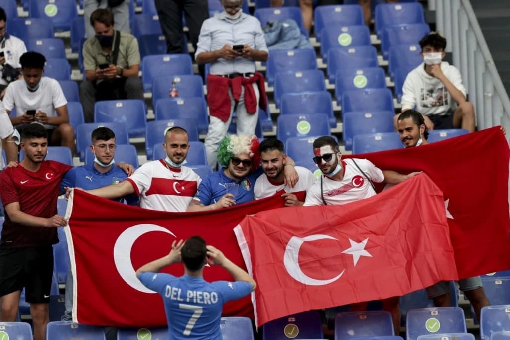 Fudbalski stadioni u Turskoj od iduće sezone mogu primati 50 posto kapaciteta tribina