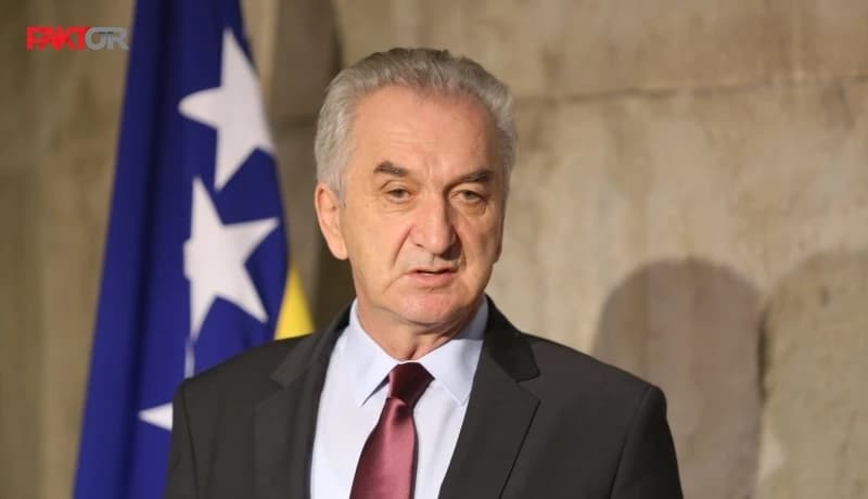 Šarović: Dodik u sopstvenoj rulet igri trajnog odlaska ili opstanka na kraći period