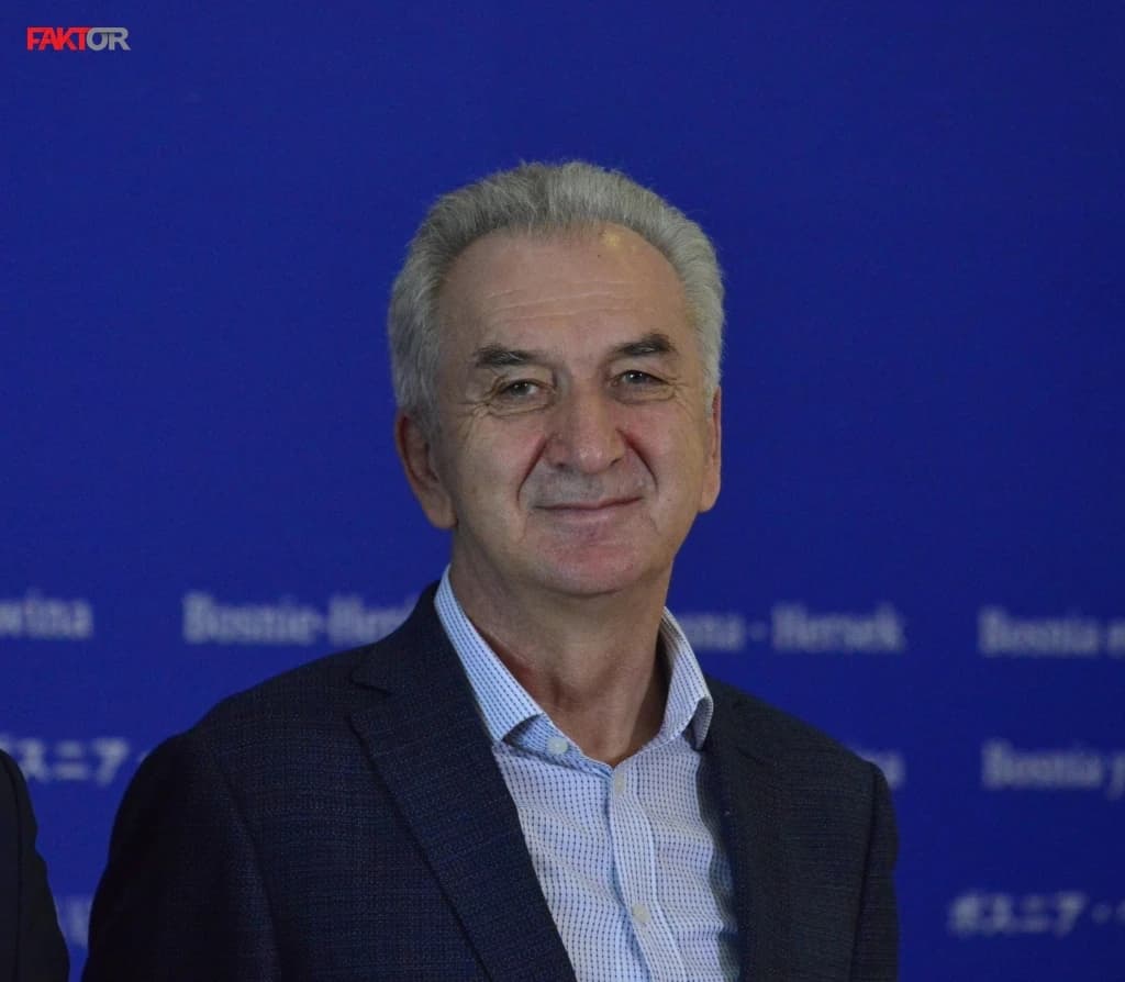 Šarović: Dodik od "titana" do patuljka