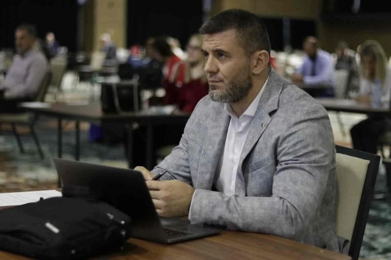 Zildžić: Ako HDZ krene u blokadu dražve, Bošnjaci bi mogli bojkotovati hrvatske firme i proizvode