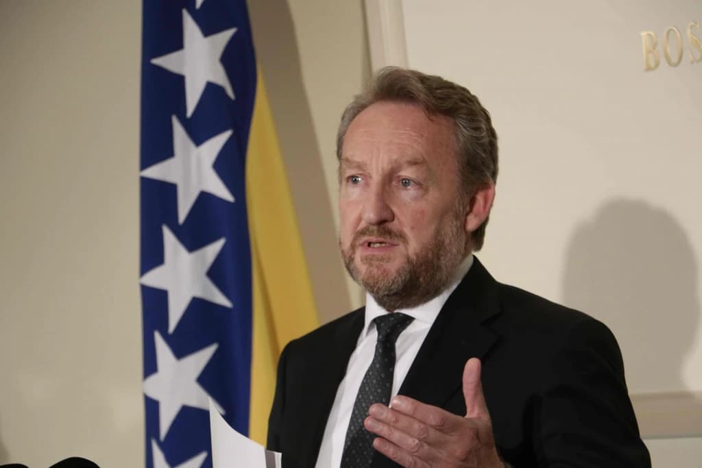 Bakir Izetbegović 