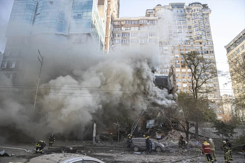 Građani u skloništima: Novi napad dronovima na Kijev 