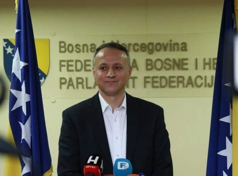  Alifendić: "Trojka" podiže cijenu registracije vozila, postigla je trgovinu sa HDZ-om