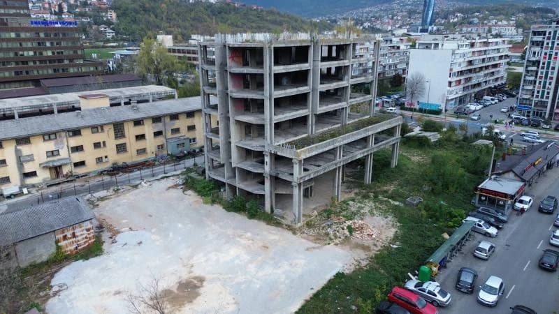 Objekat koji će se rušiti u Kolodvorskoj