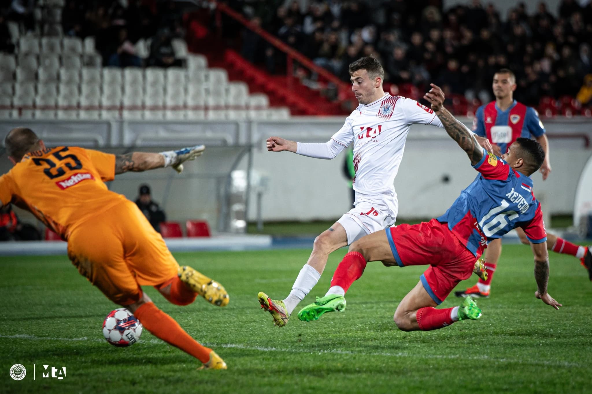 Borac korača ka tituli, Zrinjski ne briljira