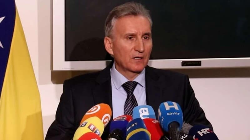 Ademović traži ocjenu ustavnosti Zakona o proizvodnji oružja RS-a i Odluke Vlade FBiH o šumskom zemljištu