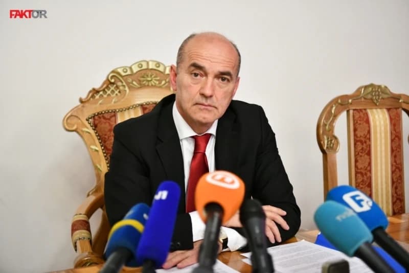 Rifat Škrijelj