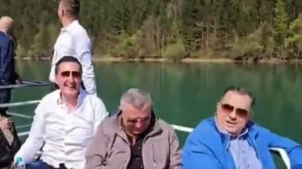 Milorad Dodik pjeva nacionalističku pjesmu