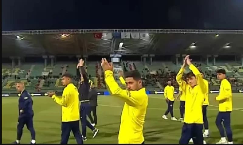 Juniori Fenerbahčea stigli na stadion