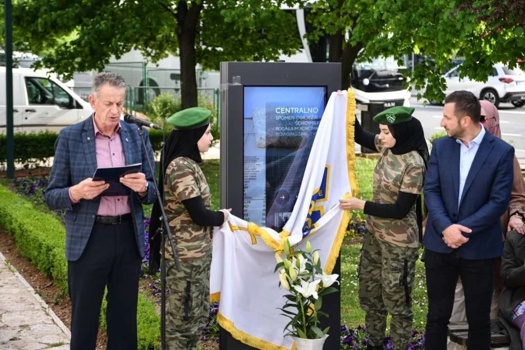 Centralno spomen-obilježje kod zgrade Općine