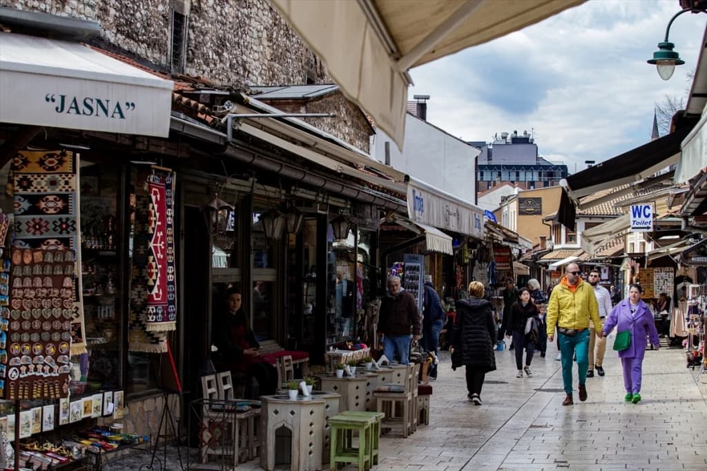 U Sarajevu umjereno do pretežno oblačno, najviša temperatura 13 stepeni Celzijusa